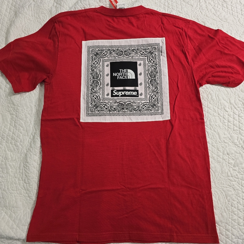 Supreme/The North Face Bandana Tee Size Small Brand New